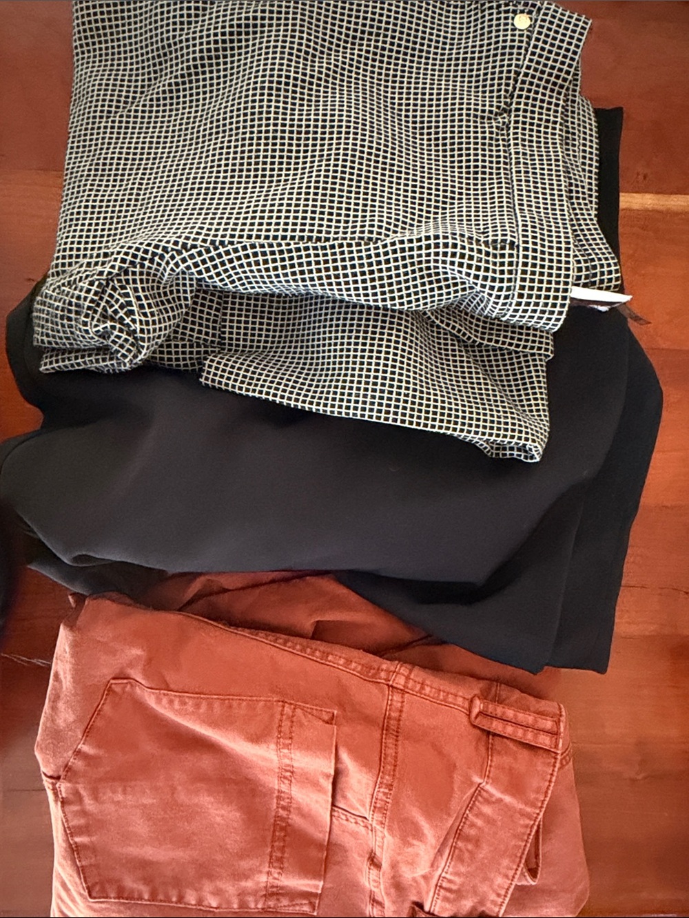 THREE Women’s Pants - Picture 5 of 5